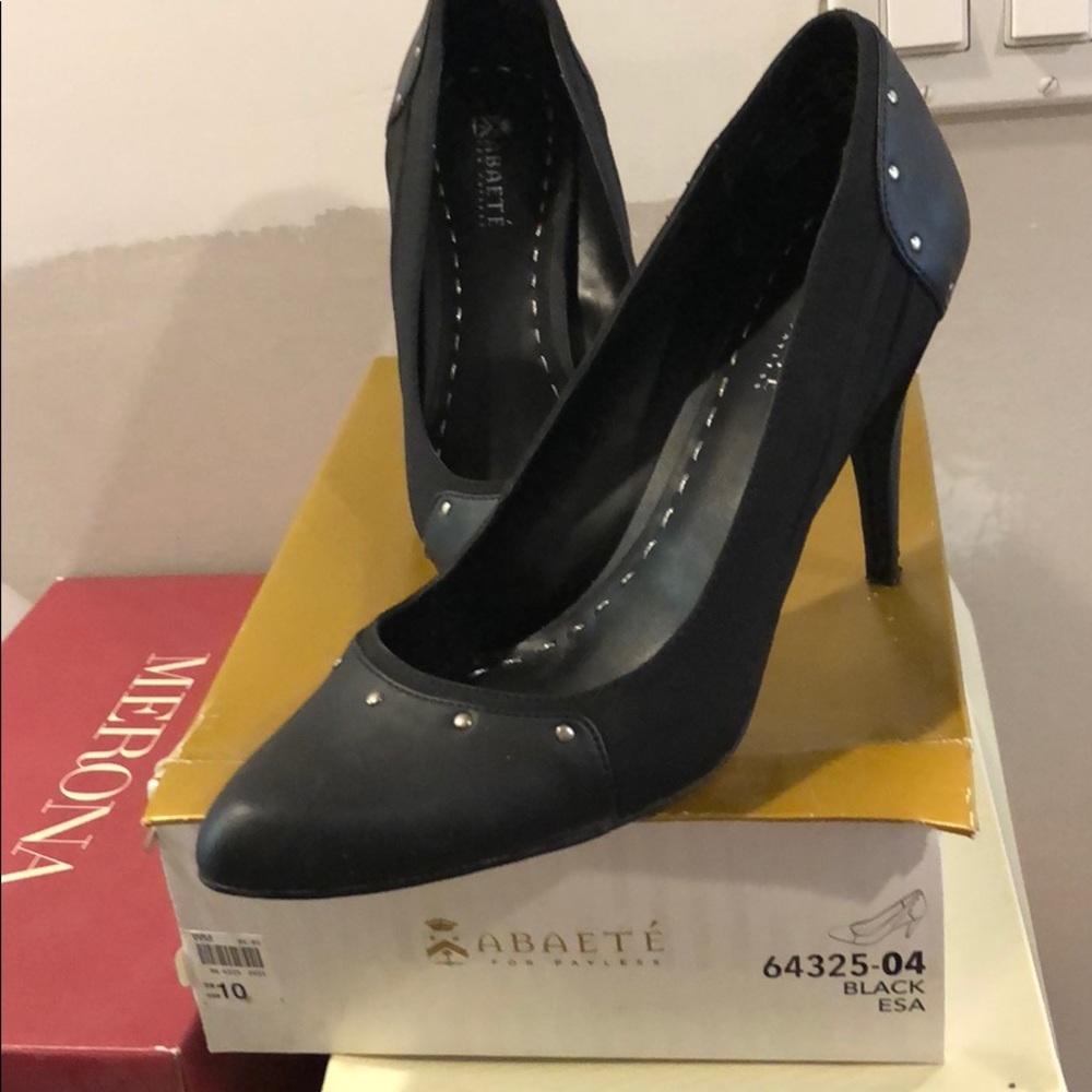 Abaete black heels size 10